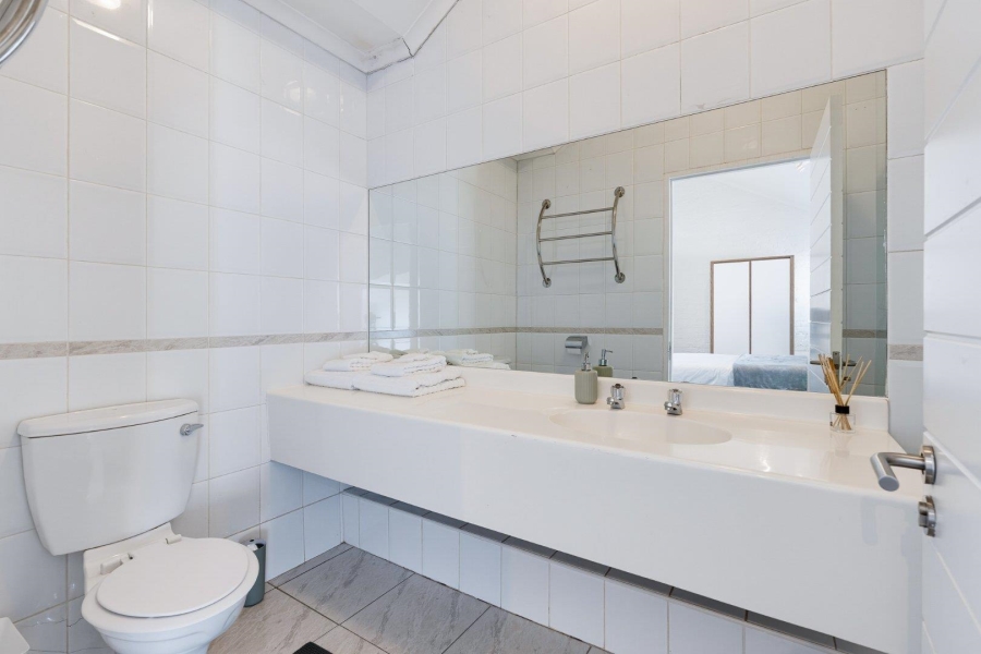 To Let 1 Bedroom Property for Rent in Oranjezicht Western Cape